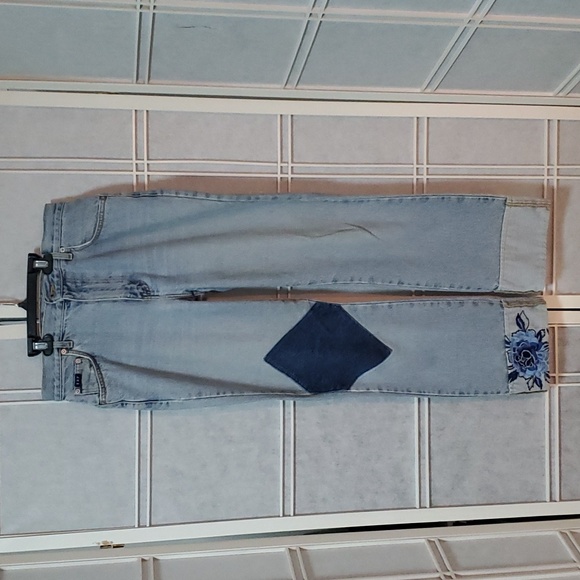 Women's Express 99/00 Embroidered Jeans - Picture 1 of 9